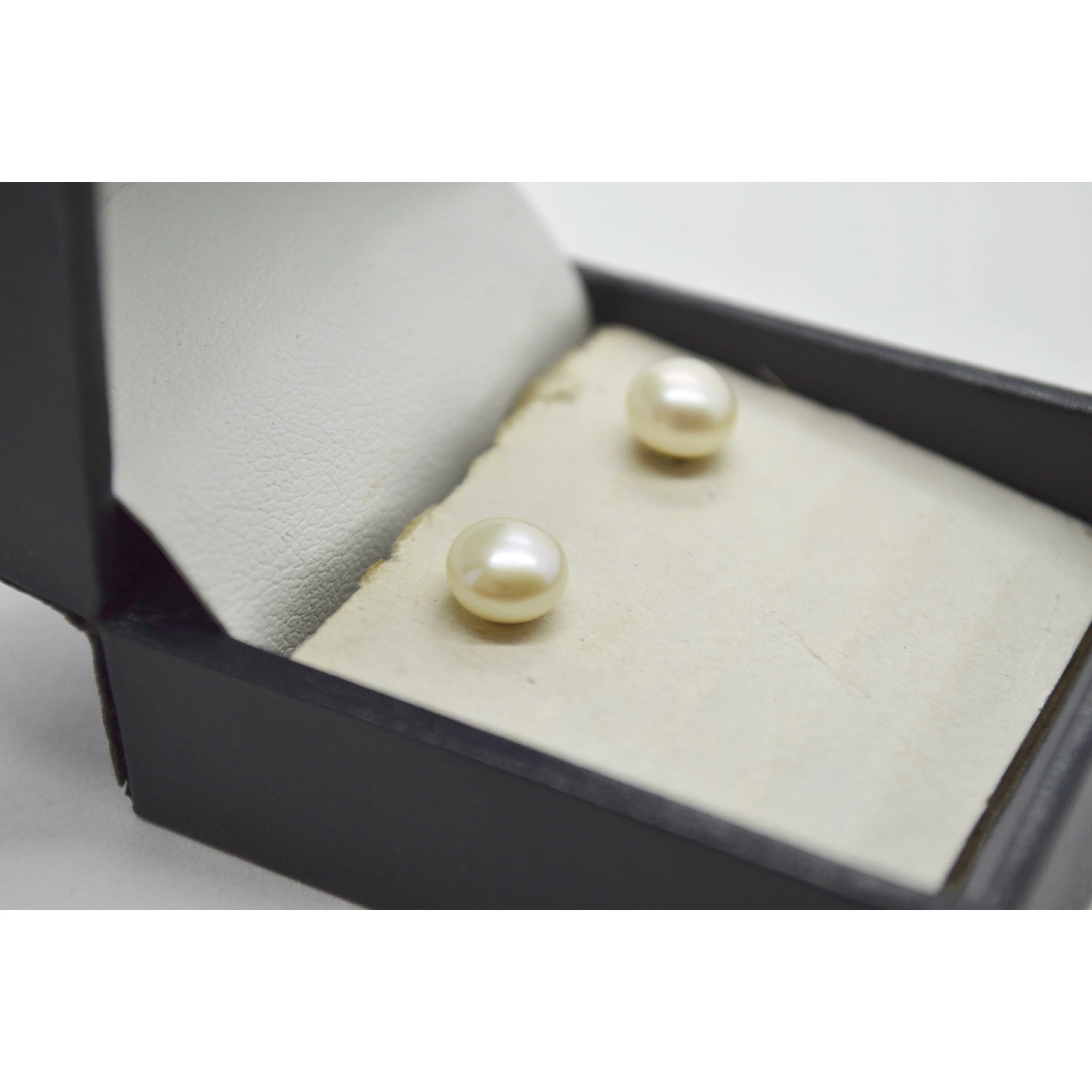 Fine Jewellery Pearl Button Stud Earrings 10K Yellow Gold 6mm - Image 3