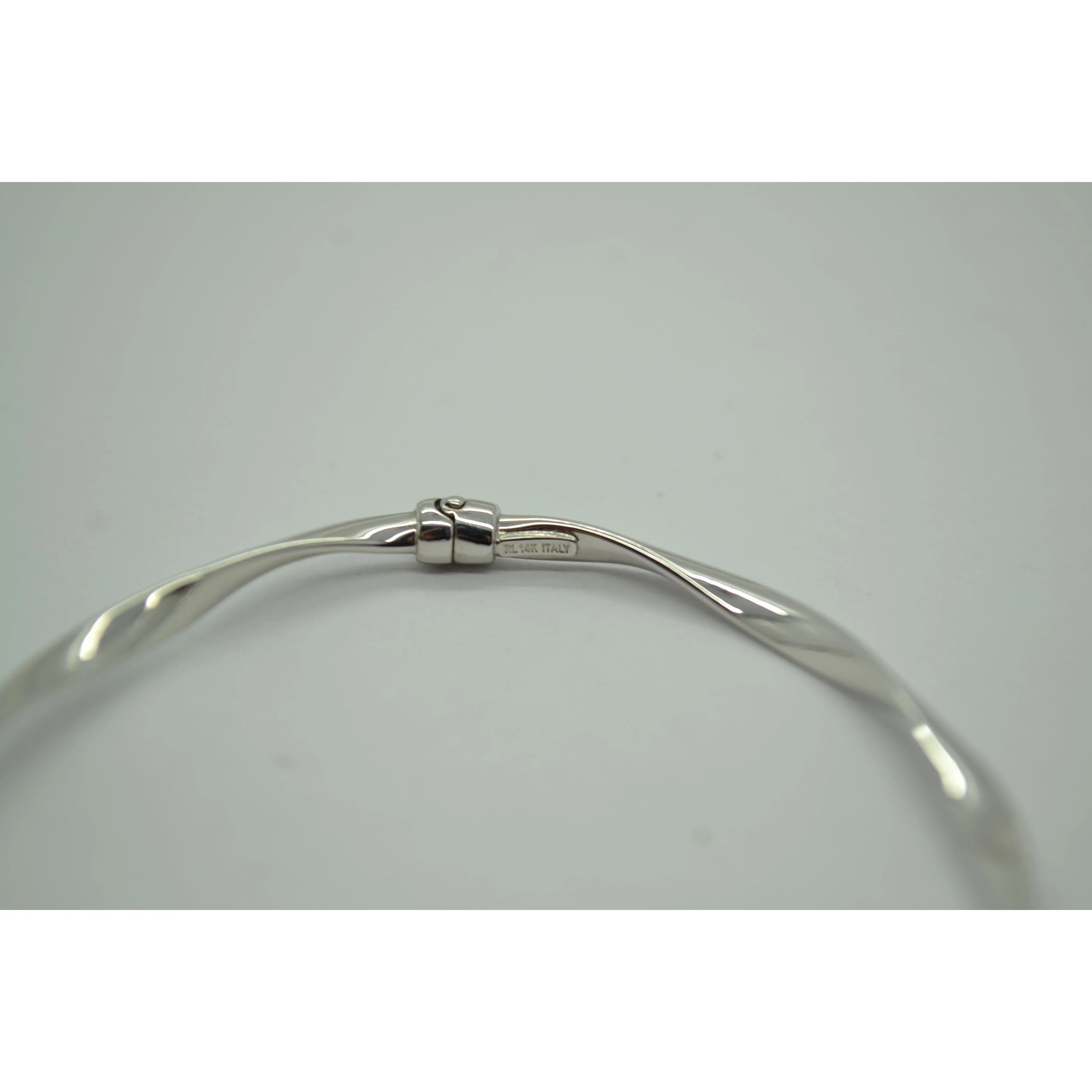 Twisted Bangle Polished 14K White Gold - Image 4
