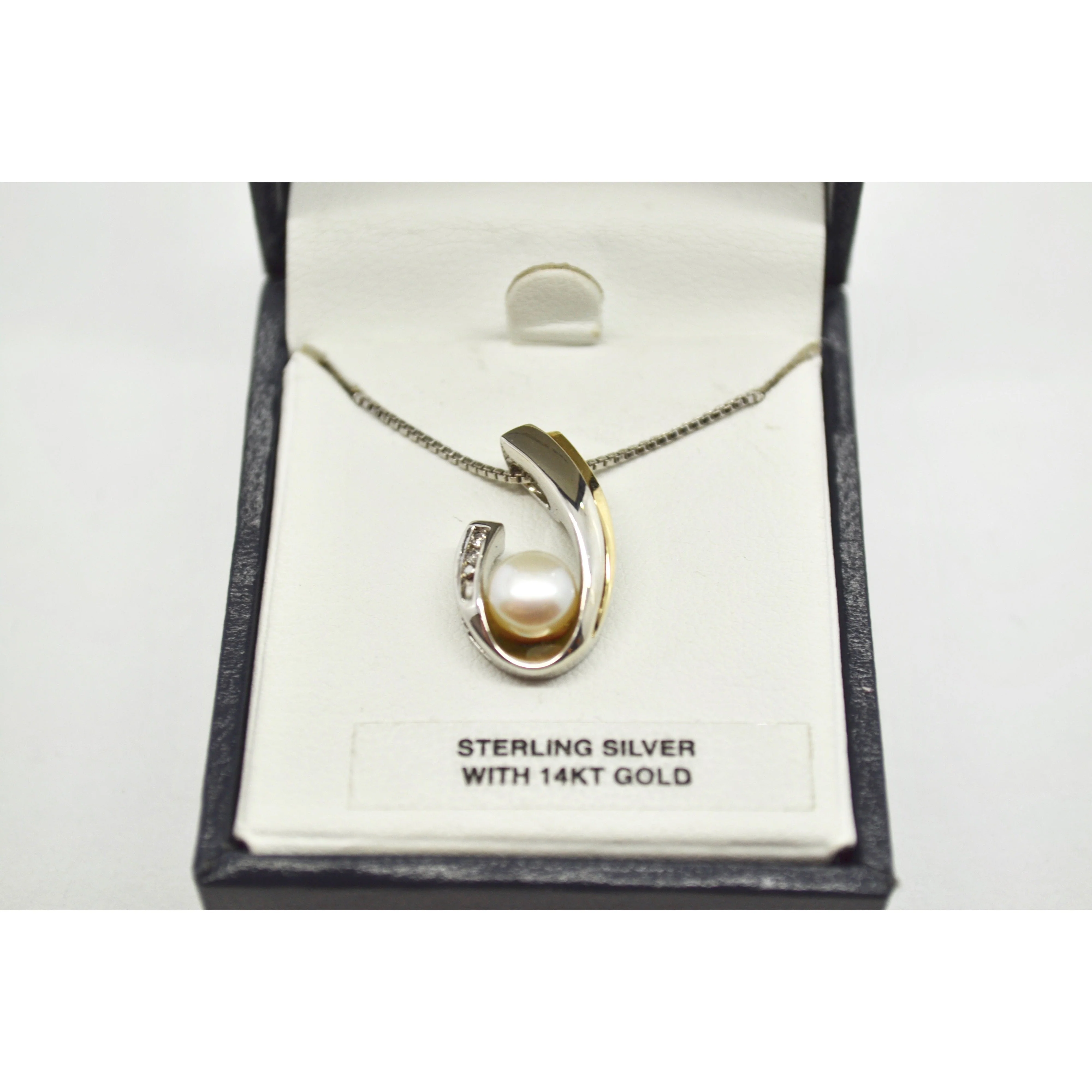 Fine Jewellery 14K Yellow Gold & Sterling Silver 0.01ct Diamond & Pearl Pendant - Image 2