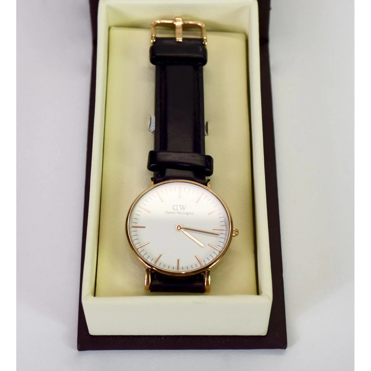 DW Classic Sheffield Leather Strap Watch, 40mm - Image 2