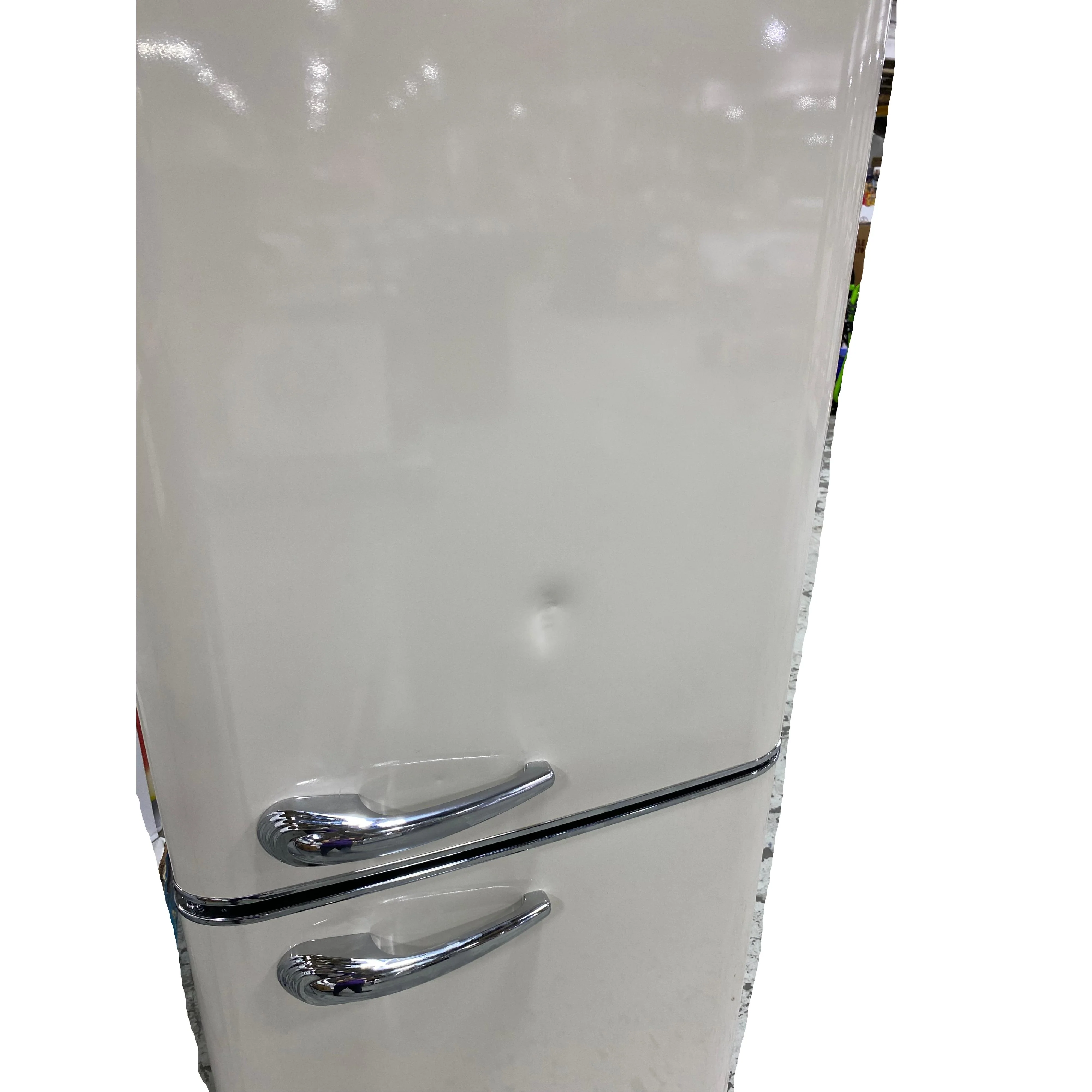 Frigidaire 22 in. 9.0 cu ft. Retro Counter-depth Bottom Freezer Refrigerator EFR941-CREAM - Image 3