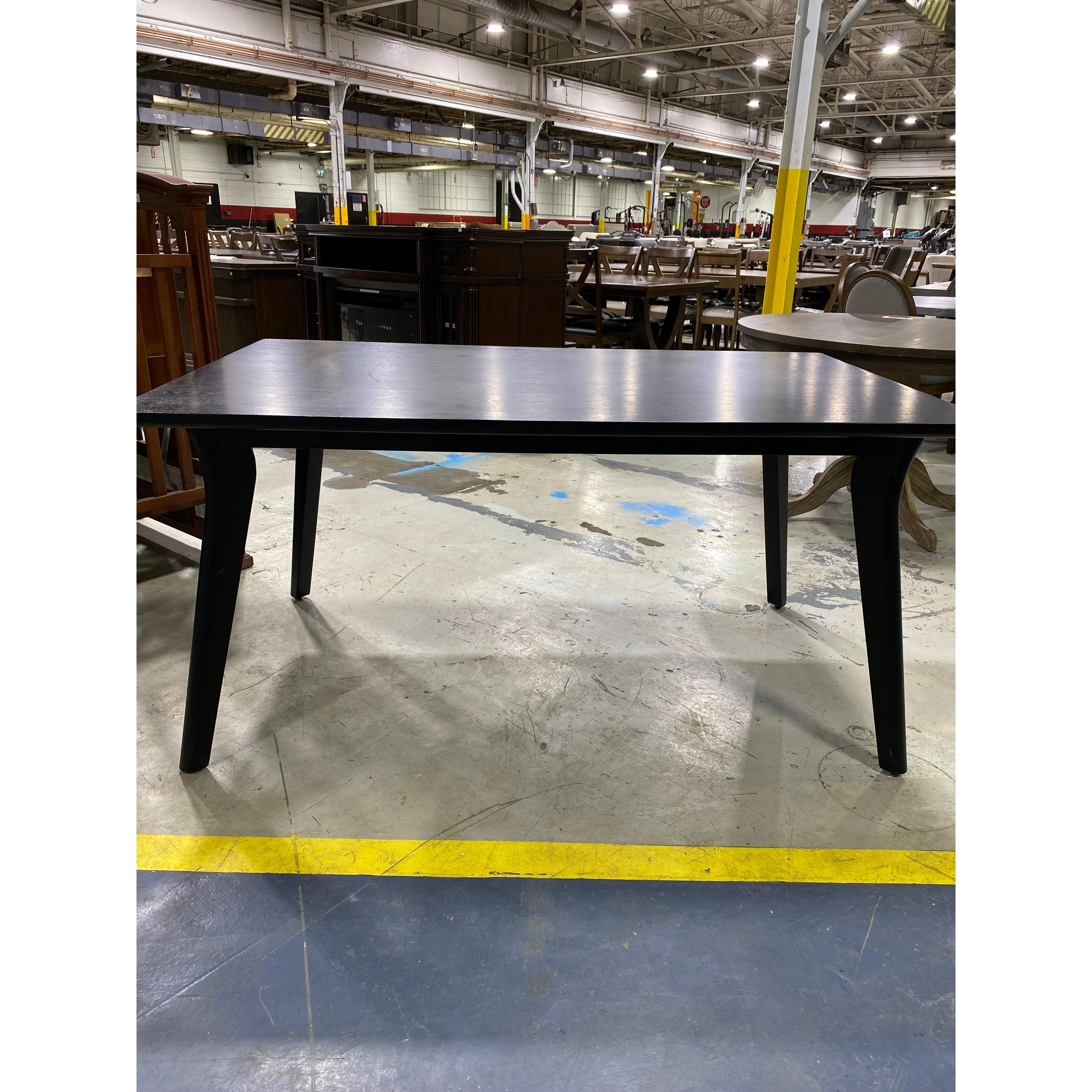Hannigan Dining Table Black - Image 3
