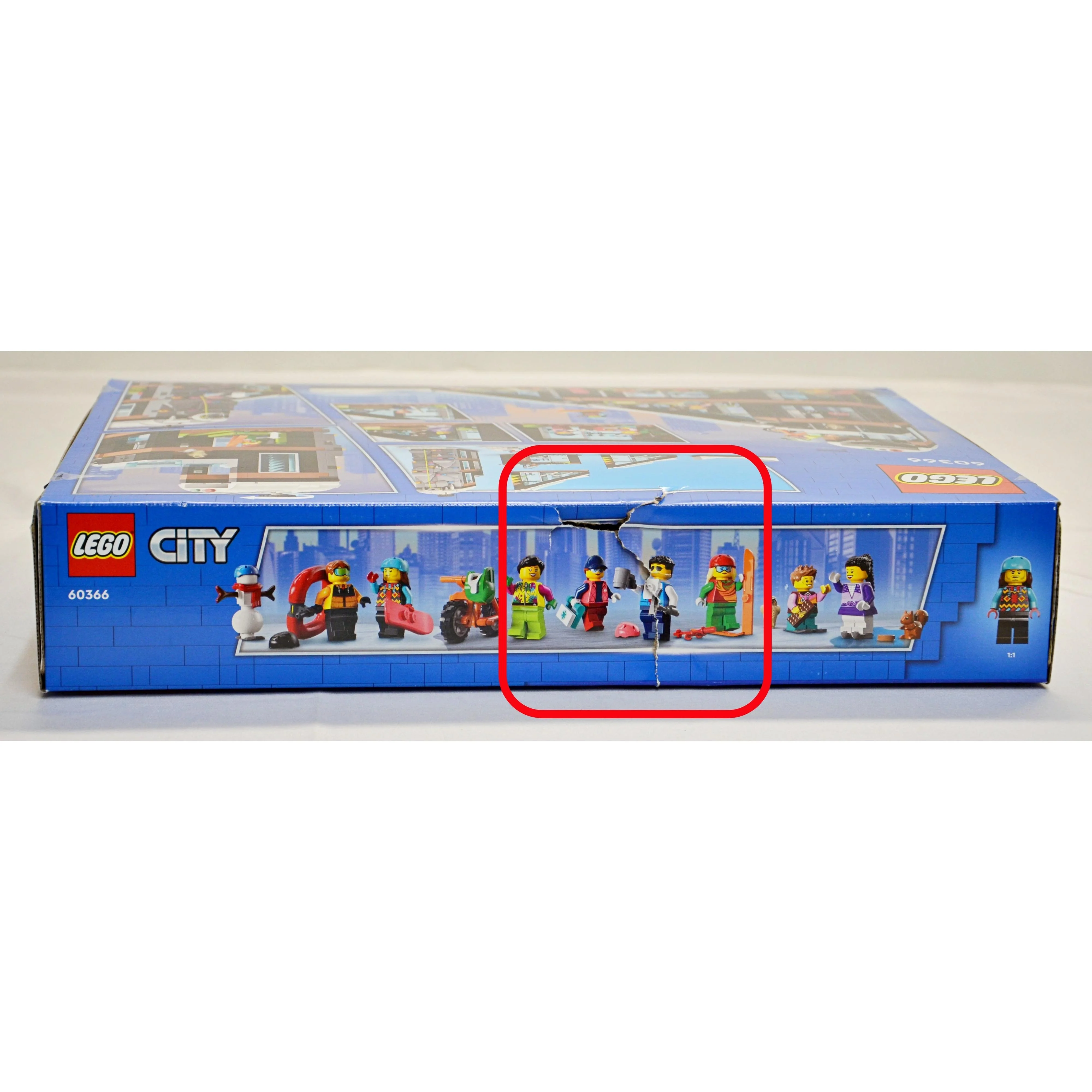 LEGO 60366 City Community Ski and Climbing Center (2023) 1045 pcs - Image 9