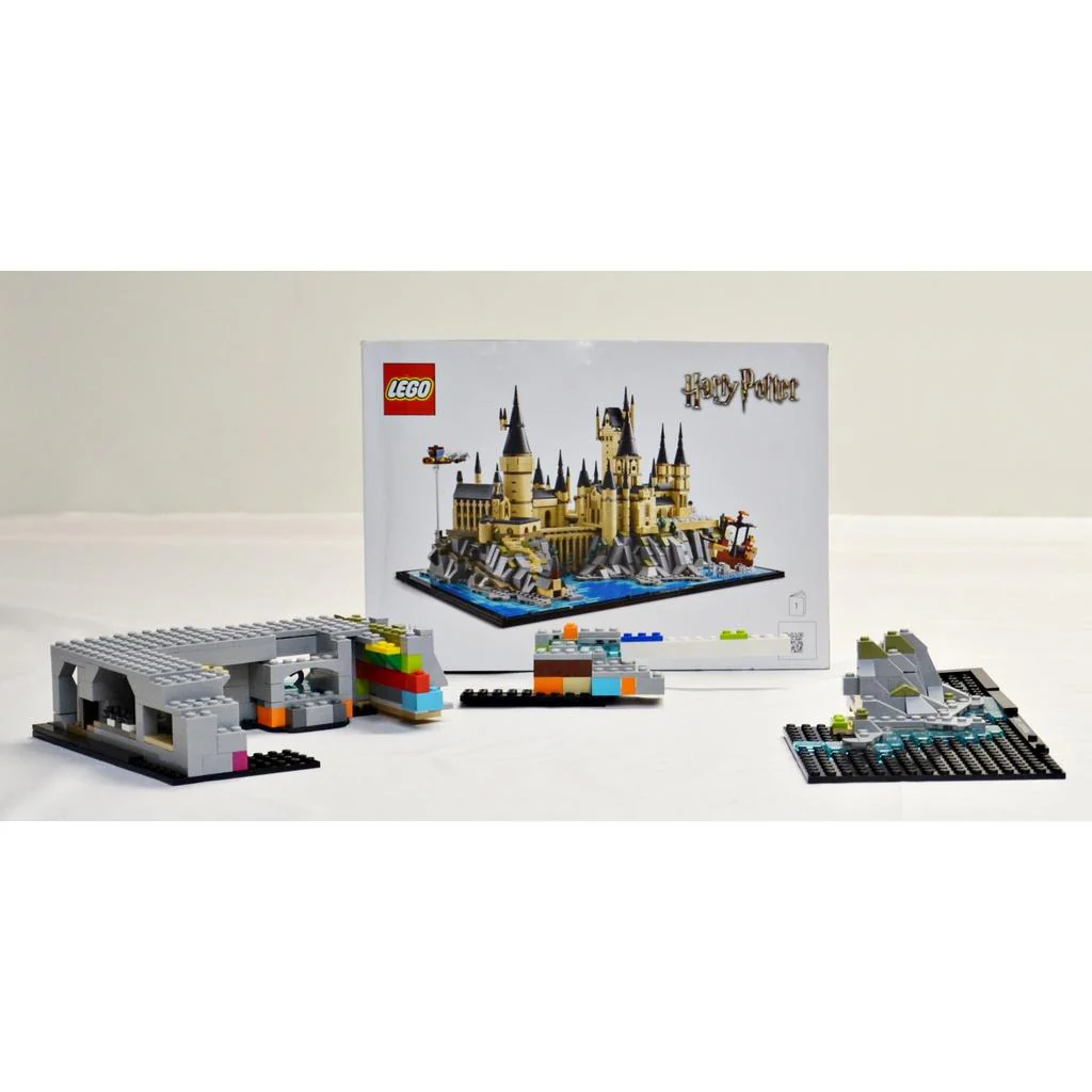 Lego 76419 Wizarding World Hogwart's Castle and Grounds - Image 3