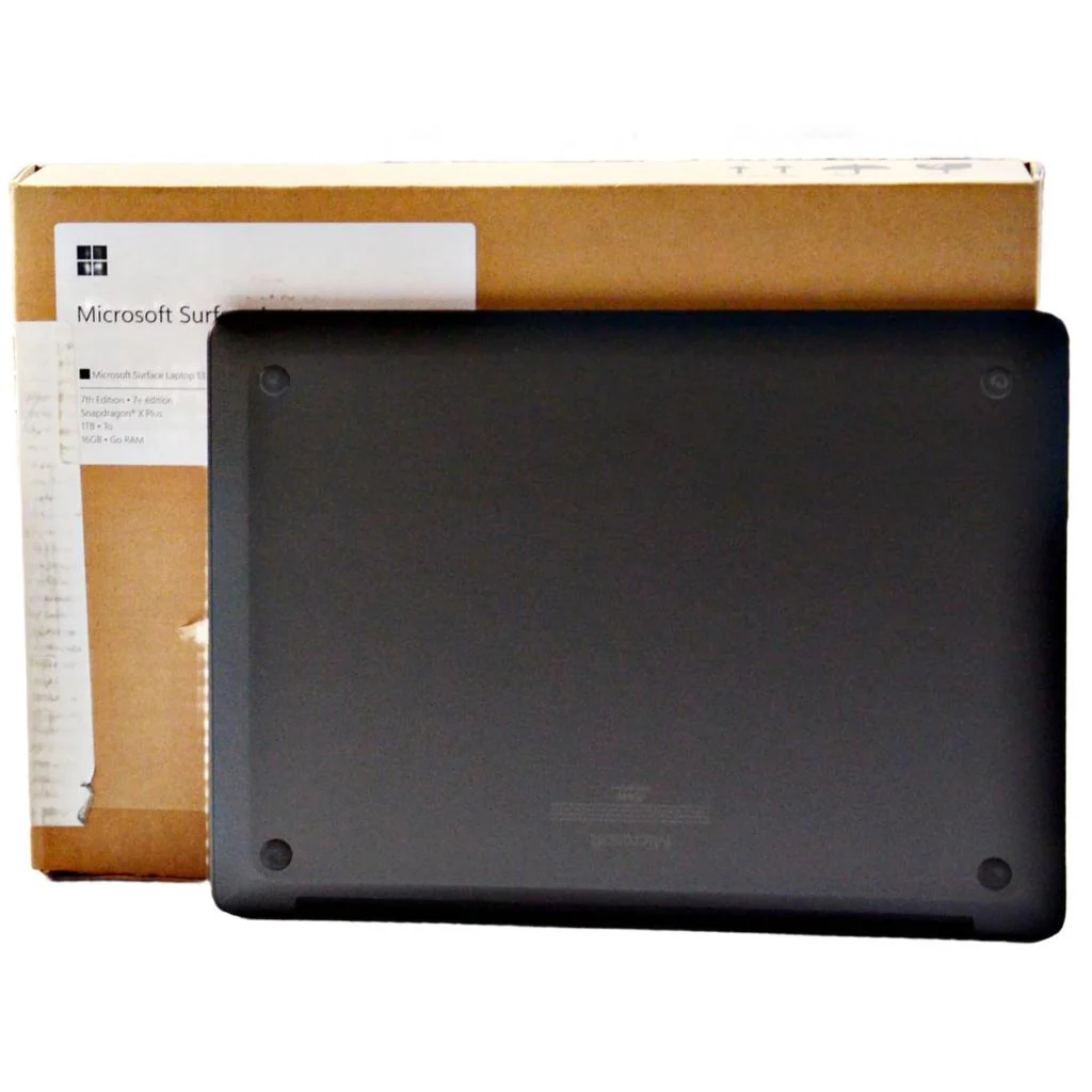 Microsoft Surface Laptop 13.8" Black - Image 2