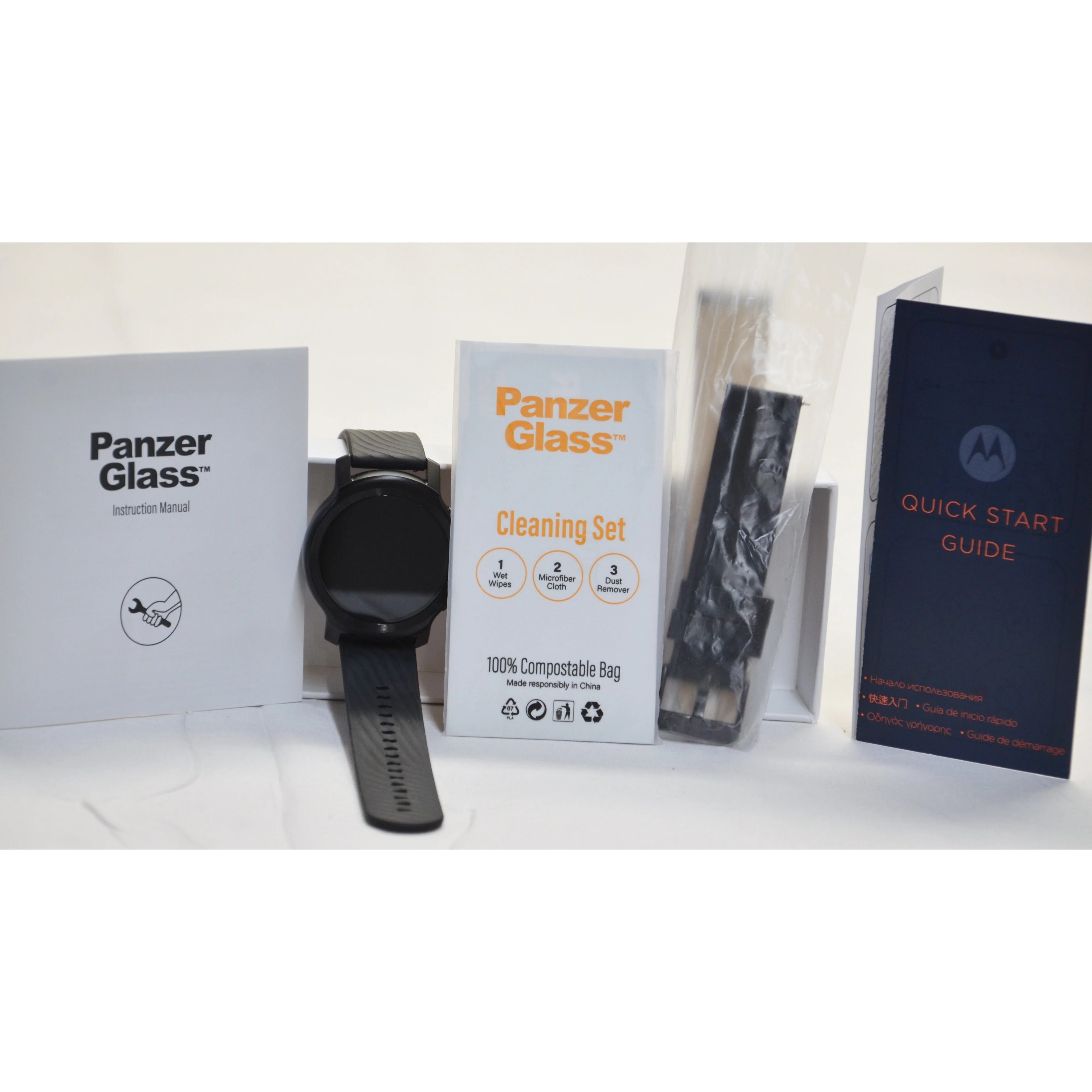 Motorola Moto Unisex MOSWZ100-PB Smartwatch - Phantom Black - Image 2
