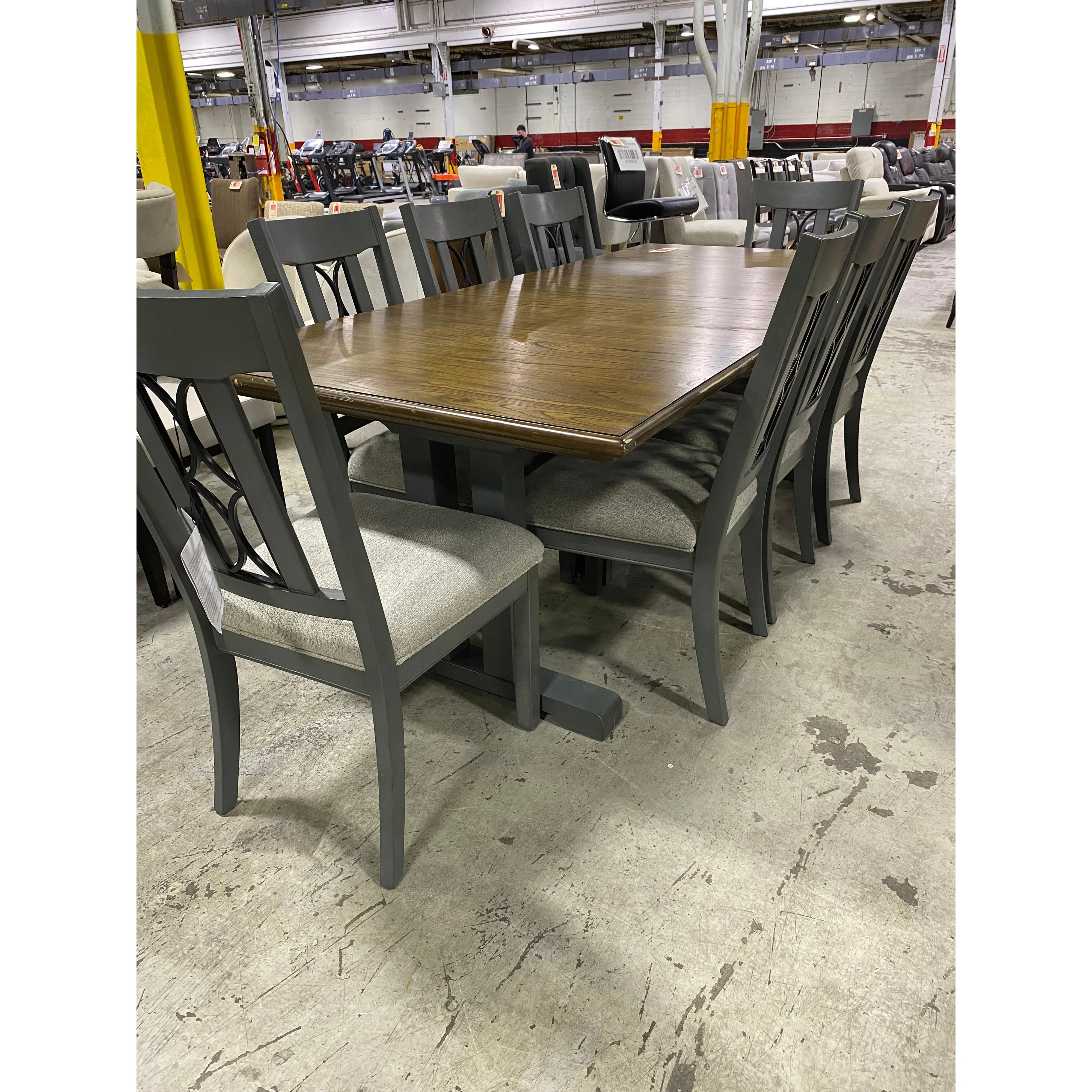 Northridge Vega 9-Piece Dining Set