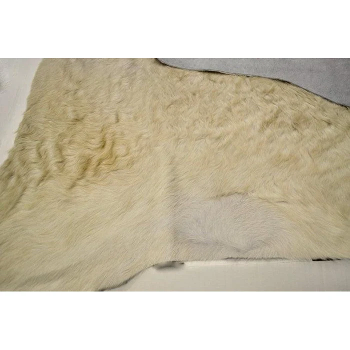 Pergamino Handmade White Cowhide Area Rug - Image 4