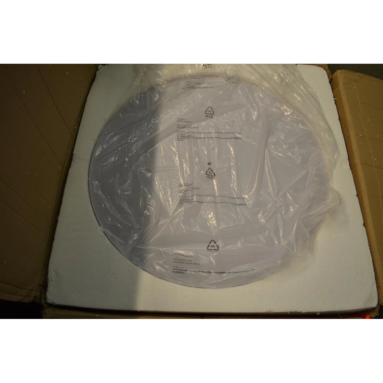Regina Andrew Design Modern Glamour Silver Three-Light Chandelier - Image 4