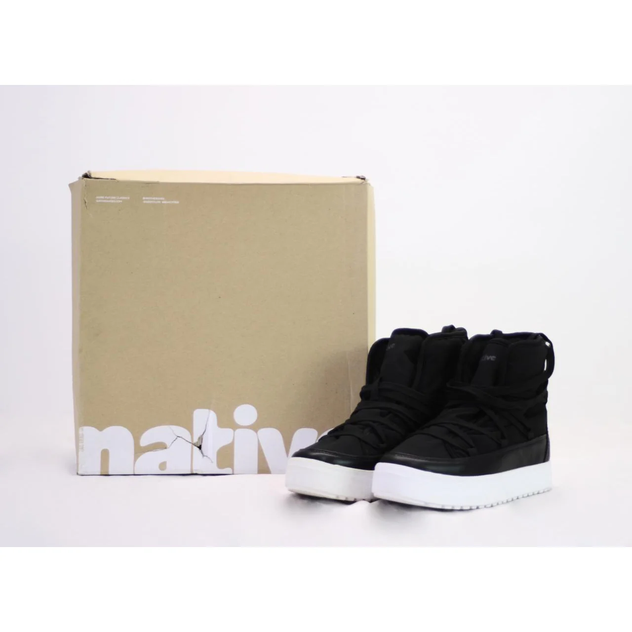 Native Shoes Retro Men's Insulated Chamonix Boot 5 - Image 6