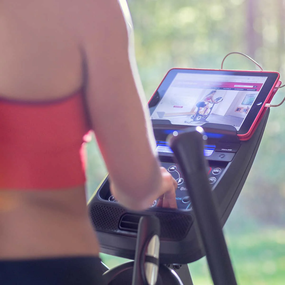 Schwinn 470 Elliptical - Image 4