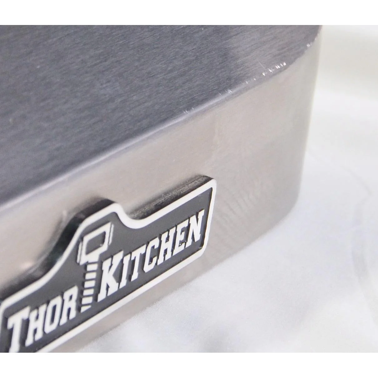 Thor Kitchen HRH3001U 30" Stainless Steel Under Cabinet Range Hood with Flaws - Image 7