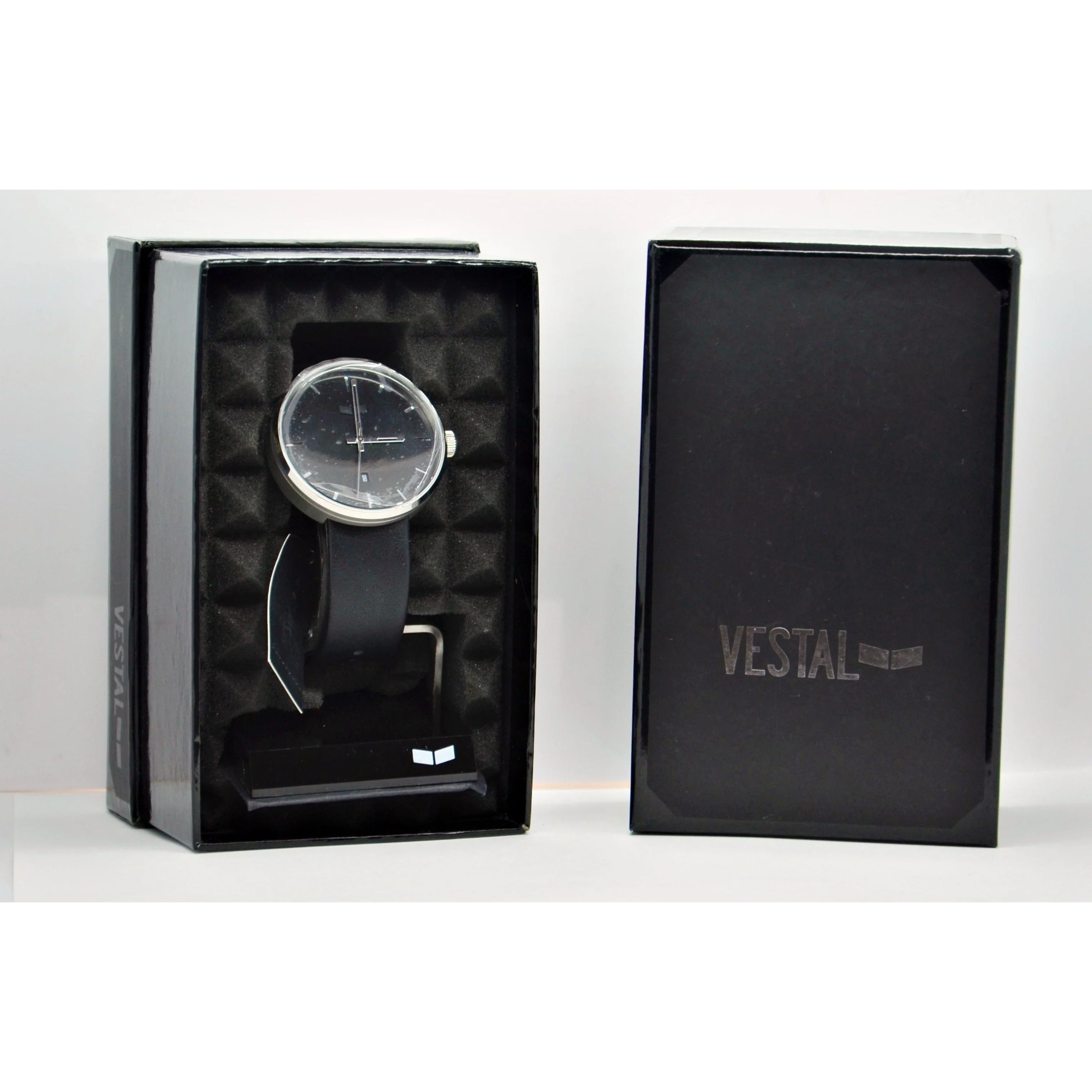 Vestal Unisex Black Leather Strap Watch 42mm - Image 3